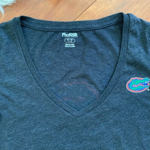 Florida Gators Gray V-Neck Short Sleeve Top - Picture 2 of 10